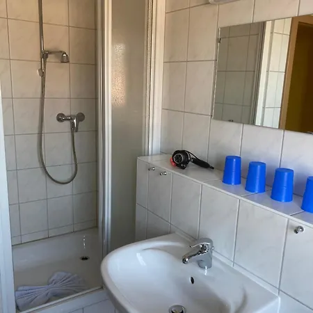 Lindenhof * Alt Reddevitz